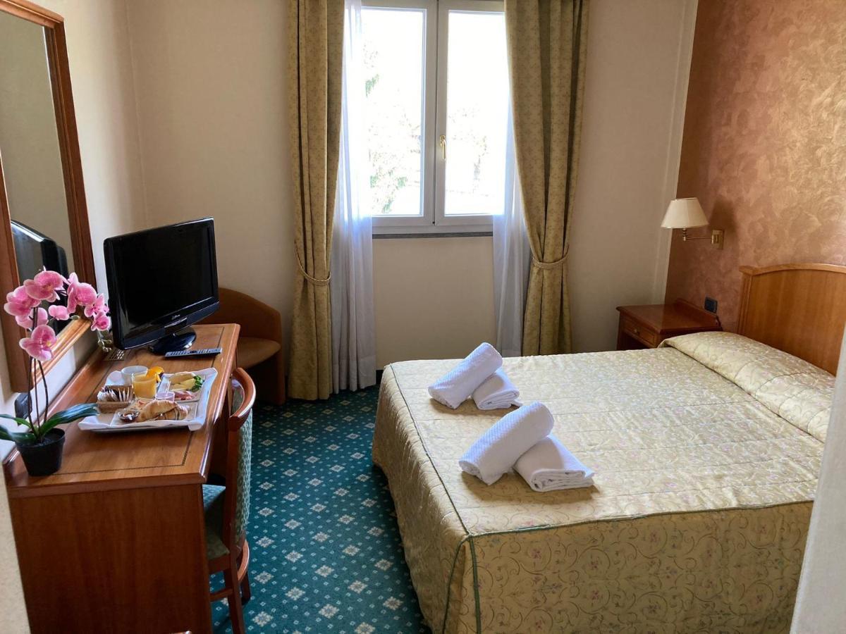 Hotel Visconti Melzo Buitenkant foto