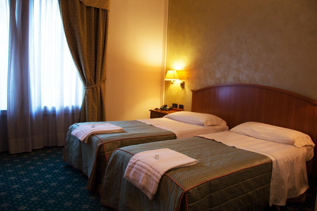 Hotel Visconti Melzo Buitenkant foto