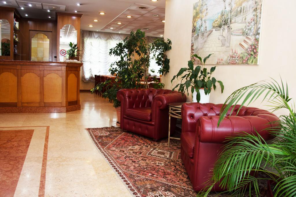 Hotel Visconti Melzo Buitenkant foto