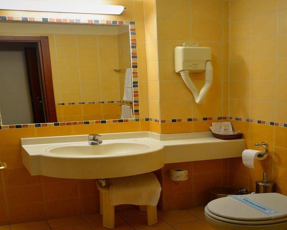 Hotel Visconti Melzo Buitenkant foto