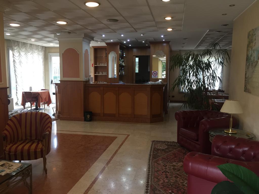 Hotel Visconti Melzo Buitenkant foto